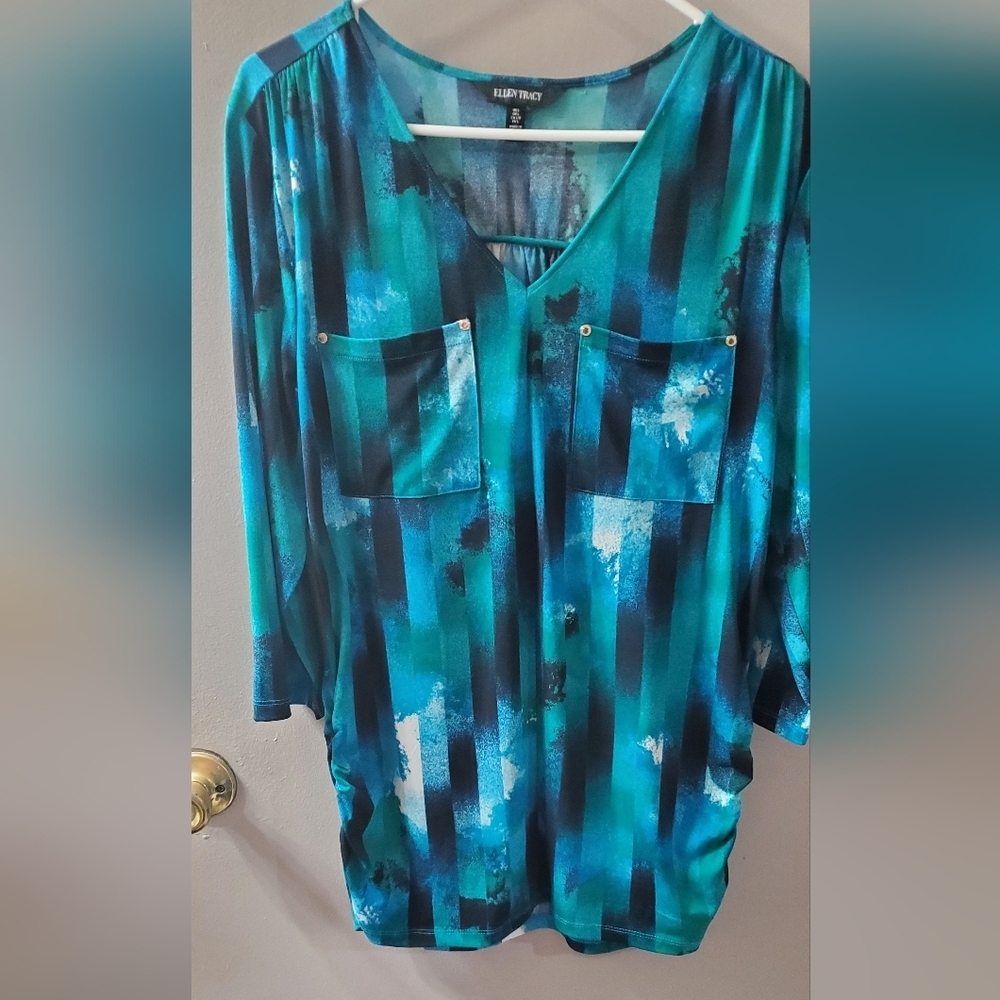 Ellen Tracy Teal and Black V Neck Blouse. Sz L